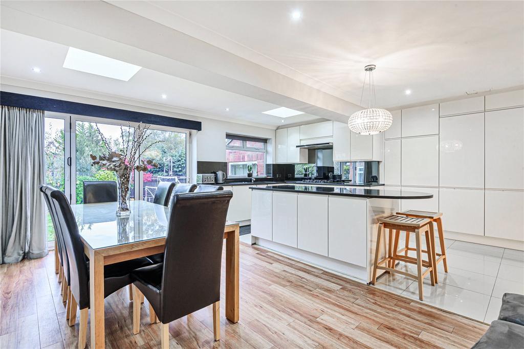 Crabtree Close, Beaconsfield, HP9 6 bed detached house for sale £