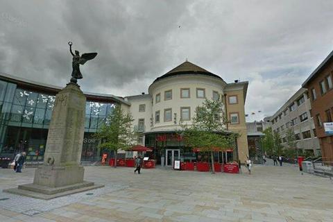 Office to rent, Part Second Floor Suite, Gloucester Chambers, Jubilee Square, Woking, GU21 6GA