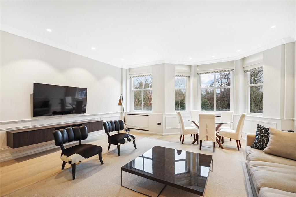 Cadogan Square, London 3 bed flat - £9,967 pcm (£2,300 pw)