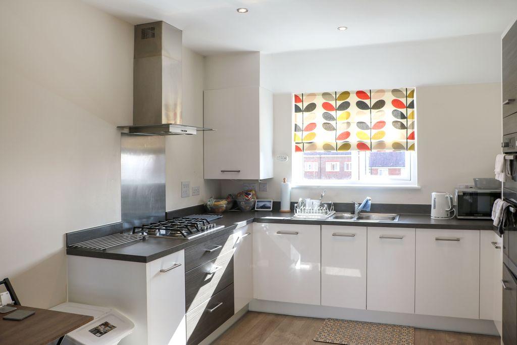 Dimmer Drive, Wilton, Salisbury SP2 0FL 2 bed flat £215,000