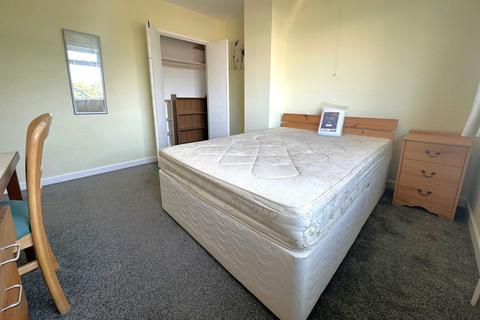 5 bedroom semi-detached house to rent, Available in February 2026! - 1 Room - Oldbury Road