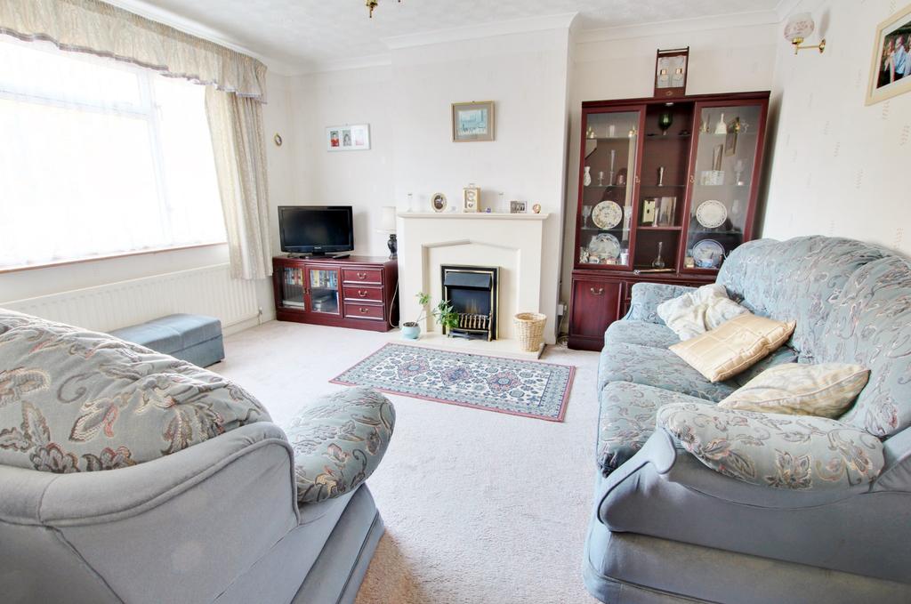 Rosebery Avenue, Hythe 3 bed semidetached house £310,000