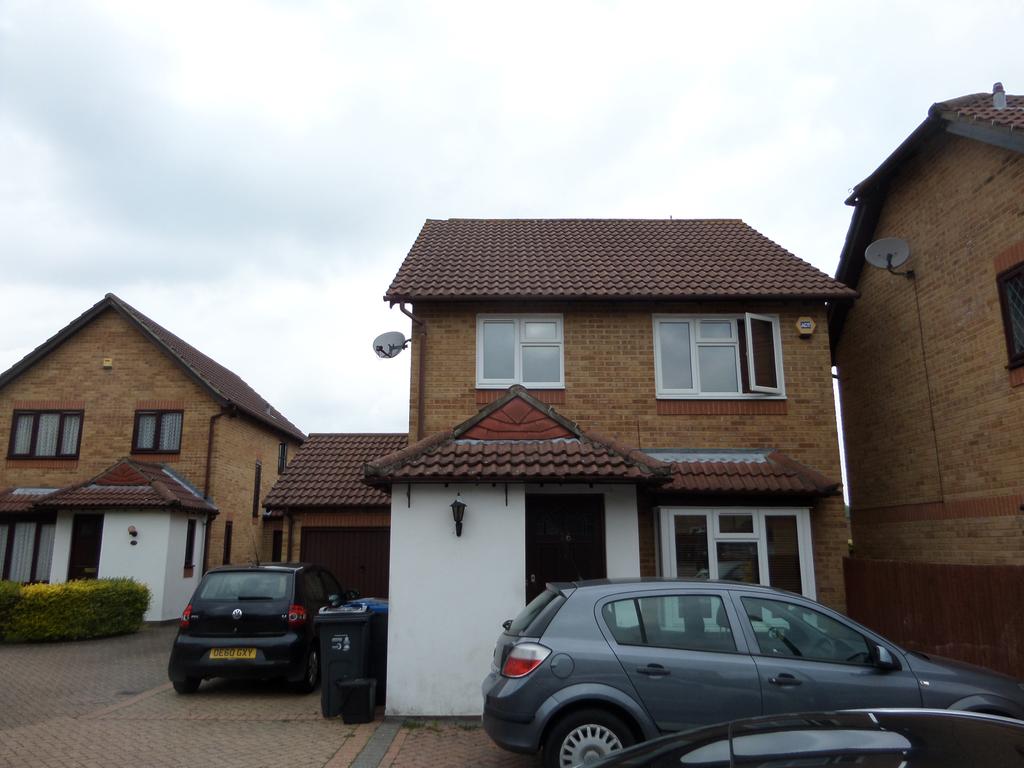 Lomond Gardens, South Croydon CR2 3 bed detached house for sale £489,000