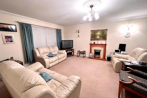 3 bedroom detached bungalow for sale - The Meadows, Skewen, Neath, Neath Port Talbot. SA10 6SJ