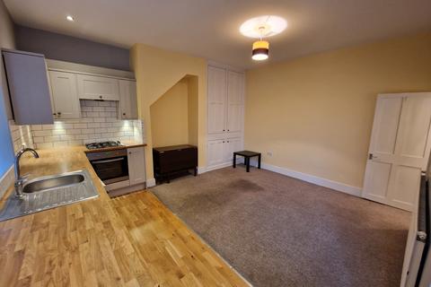 2 bedroom terraced house to rent, Denton Terrace, Morley, Leeds, LS27