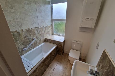 2 bedroom terraced house to rent, Denton Terrace, Morley, Leeds, LS27