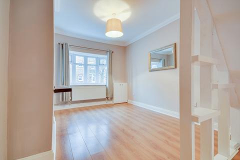 2 bedroom terraced house to rent, Rainsford Road, Chelmsford