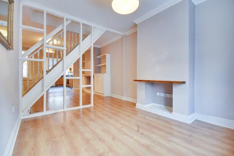 2 bedroom terraced house to rent, Rainsford Road, Chelmsford
