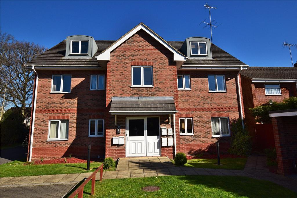 Park House, 123 Chapel Lane, Farnborough, Hampshire, GU14 2 bed apartment £1,150 pcm (£265 pw)