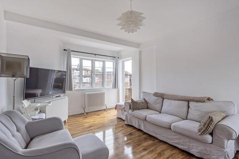 235 Chiswick Village, London, W4 3DF