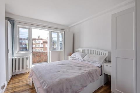 235 Chiswick Village, London, W4 3DF