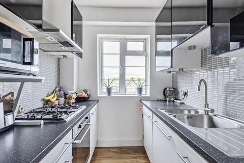 235 Chiswick Village, London, W4 3DF