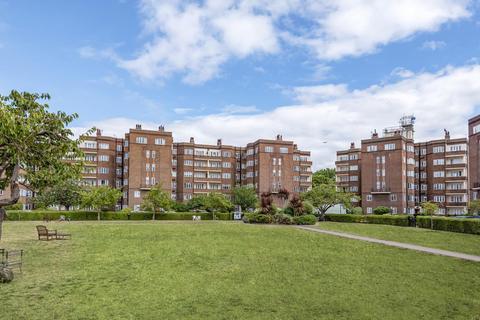 235 Chiswick Village, London, W4 3DF