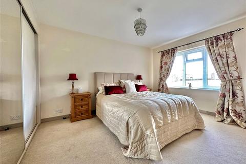 2 bedroom apartment for sale, Chatsworth Gardens, Meads, Eastbourne, BN20