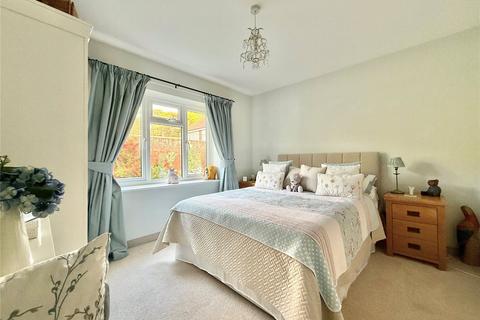 2 bedroom apartment for sale, Chatsworth Gardens, Meads, Eastbourne, BN20