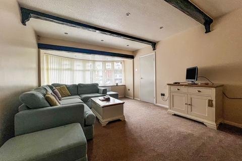 3 bedroom semi-detached house to rent - 20 Broomhill Lane, Great Barr, Birmingham, B43 5LD
