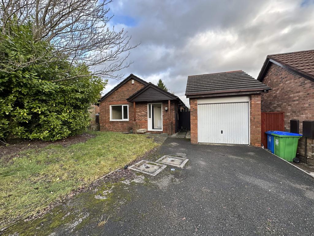 Fallowfield Drive, Shawclough, Rochdale 2 bed detached house £850 pcm