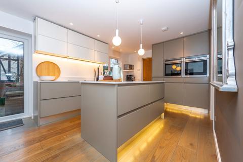 34 Ennismore Green, Luton, LU2 8UP