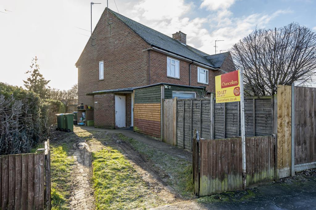 Prebendal Avenue, Aylesbury, HP21 2 bed £1,250 pcm (£288 pw)