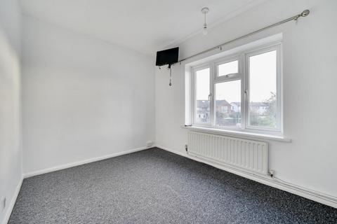 2 bedroom maisonette to rent, Prebendal Avenue,  Aylesbury,  HP21