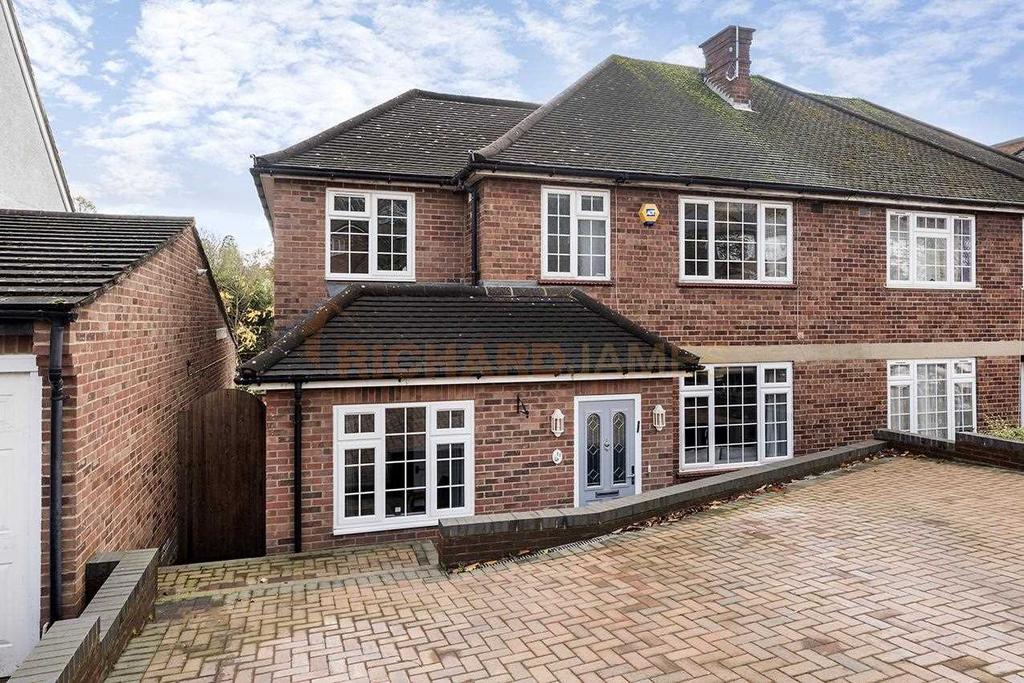 The Reddings, Mill Hill 4 bed semidetached house £1,000,000