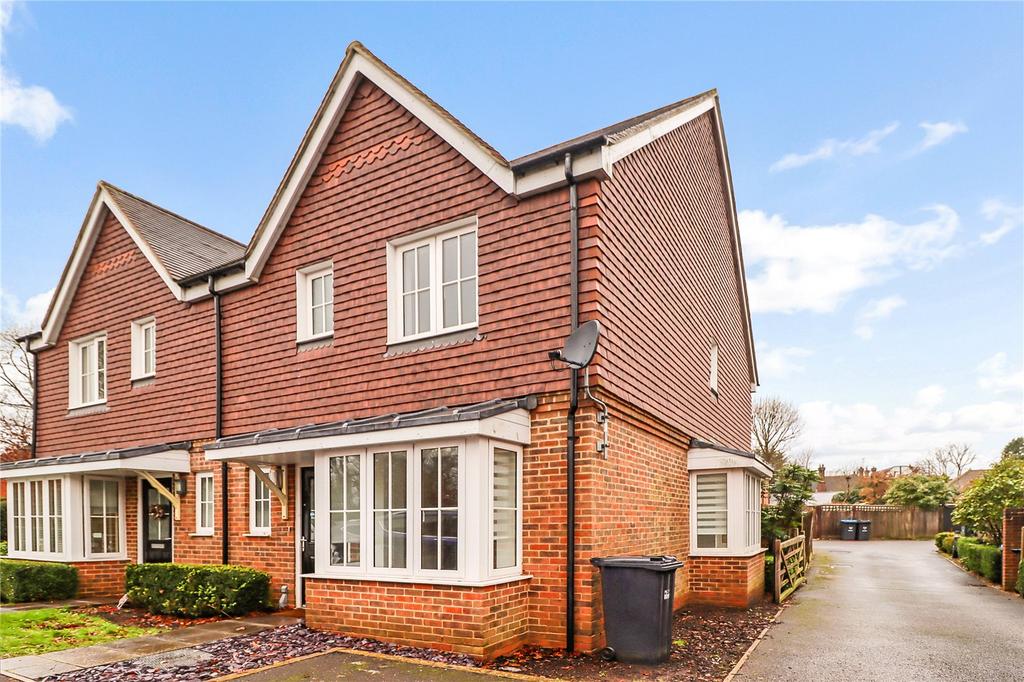 Shearing Drive, Burgess Hill, West... 3 bed semidetached house £