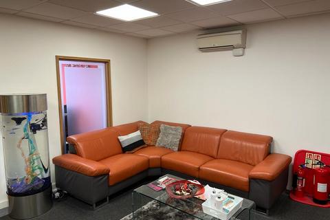 Property to rent, Bolton, BL2