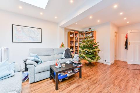 4 Jeymer Drive, Greenford, UB6 8NS