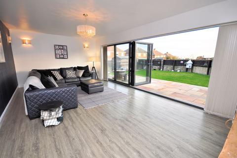 5 bedroom detached house for sale, South Grove Drive, Hoyland, Barnsley