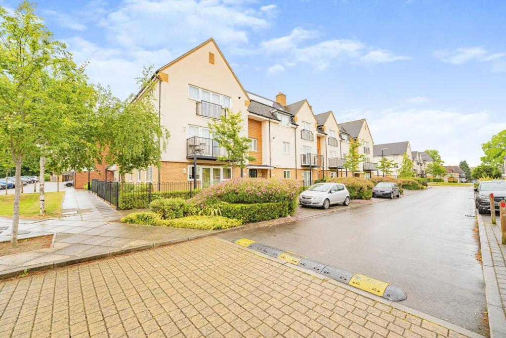 Hayes UB3 2 bed flat £1,500 pcm (£346 pw)