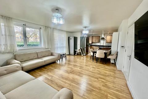 2 bedroom flat to rent, Ithaki Court, Town Road N9