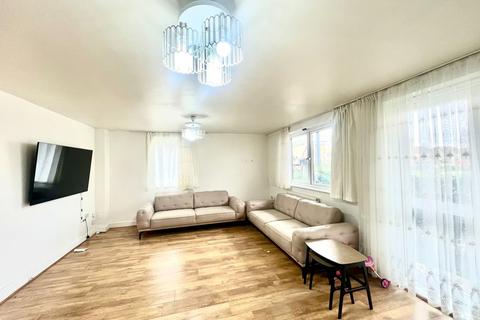 2 bedroom flat to rent, Ithaki Court, Town Road N9