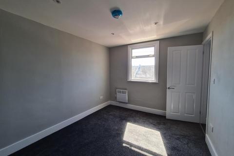 1 bedroom flat to rent, Gordon Road, Chatham, ME4