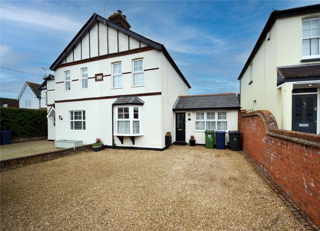 Northern Woods, Flackwell Heath, High Buckinghamshire, HP10 3 bed semidetached house