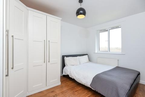 2 bedroom flat to rent - Tudor Close London N6