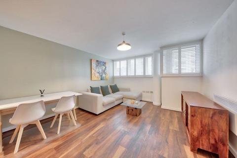 1 bedroom property to rent, Phoenix Way, SW18
