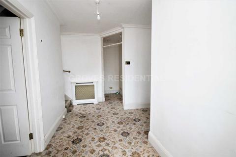 10 The Glebe, Worcester Park, KT4 7PF