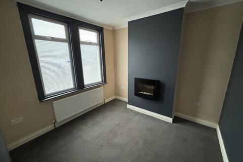 3 bedroom terraced house to rent, Dale Street, Chatham, ME4