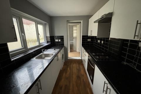 3 bedroom terraced house to rent, Dale Street, Chatham, ME4