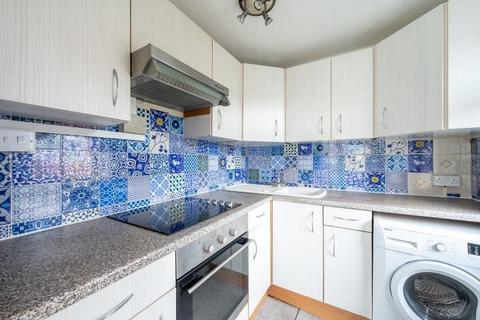 58 Bassingham Road, Earlsfield, London, SW18 3AG