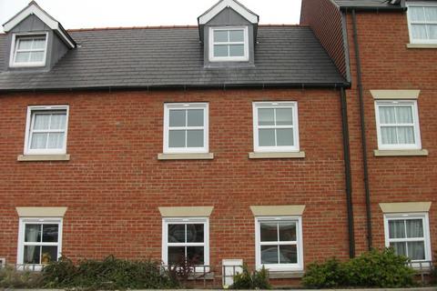 3 bedroom townhouse to rent, Lea Place, Gainsborough