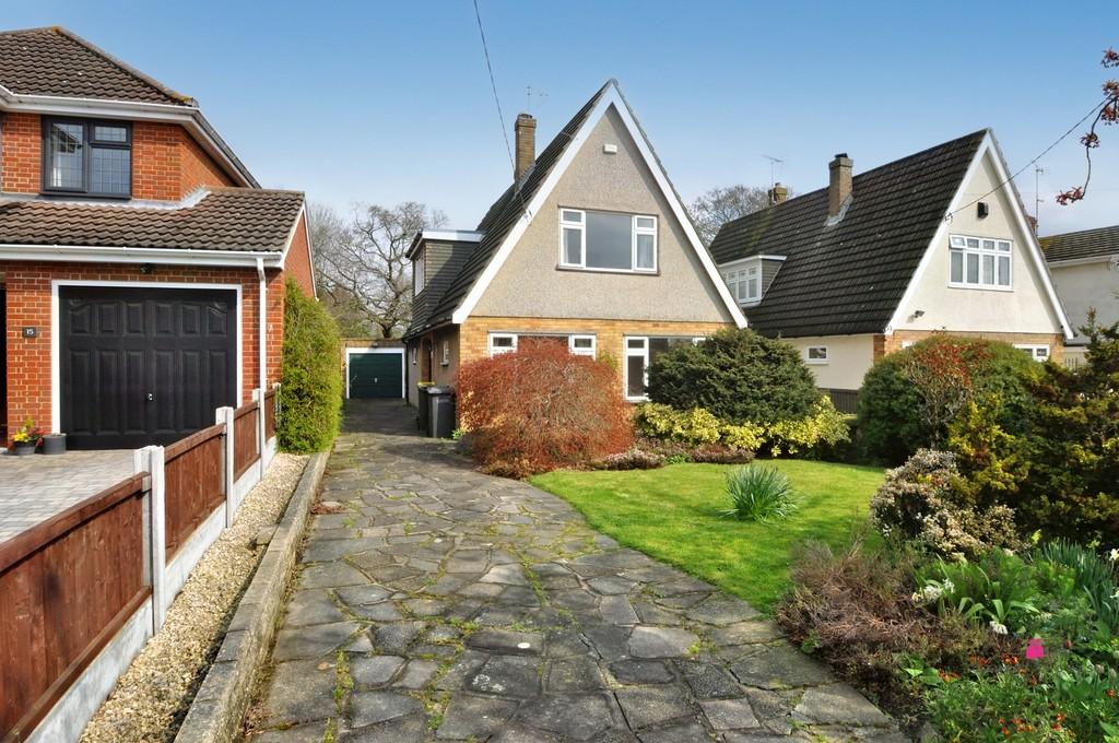 Alexandra Road, Rayleigh 3 bed detached house for sale £525,000