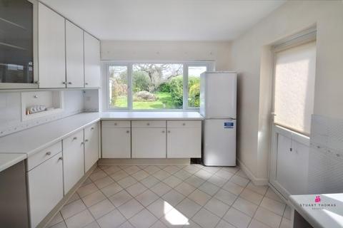 17 Alexandra Road, Rayleigh, SS6 8HT