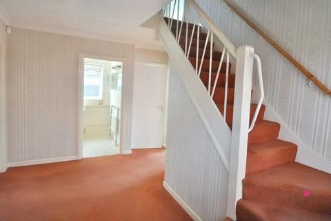 17 Alexandra Road, Rayleigh, SS6 8HT