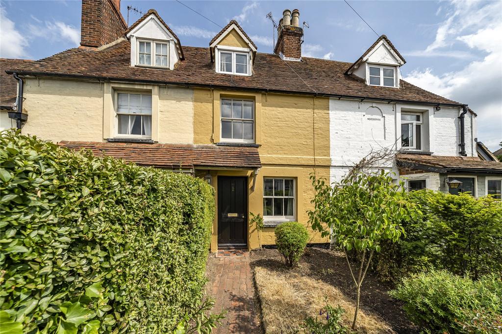 Ripley, Surrey, GU23 2 bed terraced house for sale £420,000