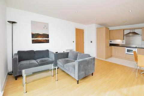 2 bedroom flat to rent, XQ7 Building, Taylorson Street South, Salford, M5