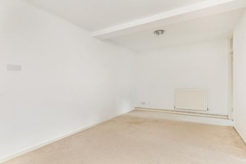 Flat 6, Elm Court Elm Road, Winchester, SO22 5BA