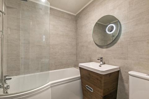 Flat 6, Elm Court Elm Road, Winchester, SO22 5BA