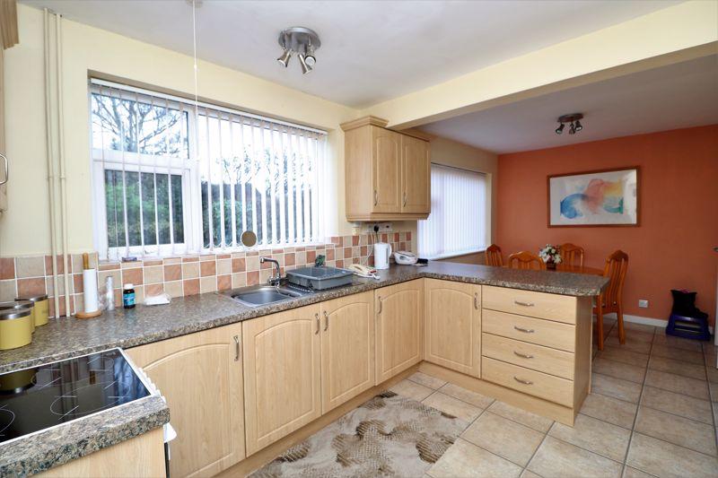 Malvern Drive, Aldridge 3 bed semidetached house for sale £280,000