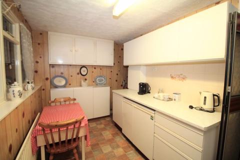 1 Beech Road, Hedge End, Southampton, SO30 4FY